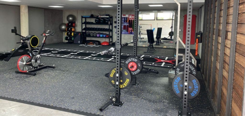 Cómo montar un gimnasio en casa para deportistas | Iberian Sportech